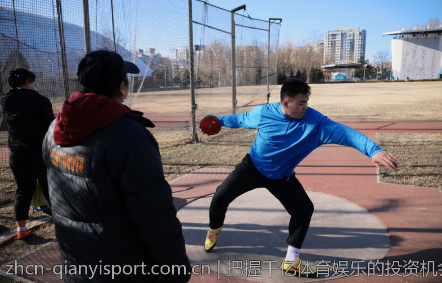 把握千亿体育娱乐的投资机会与风险
